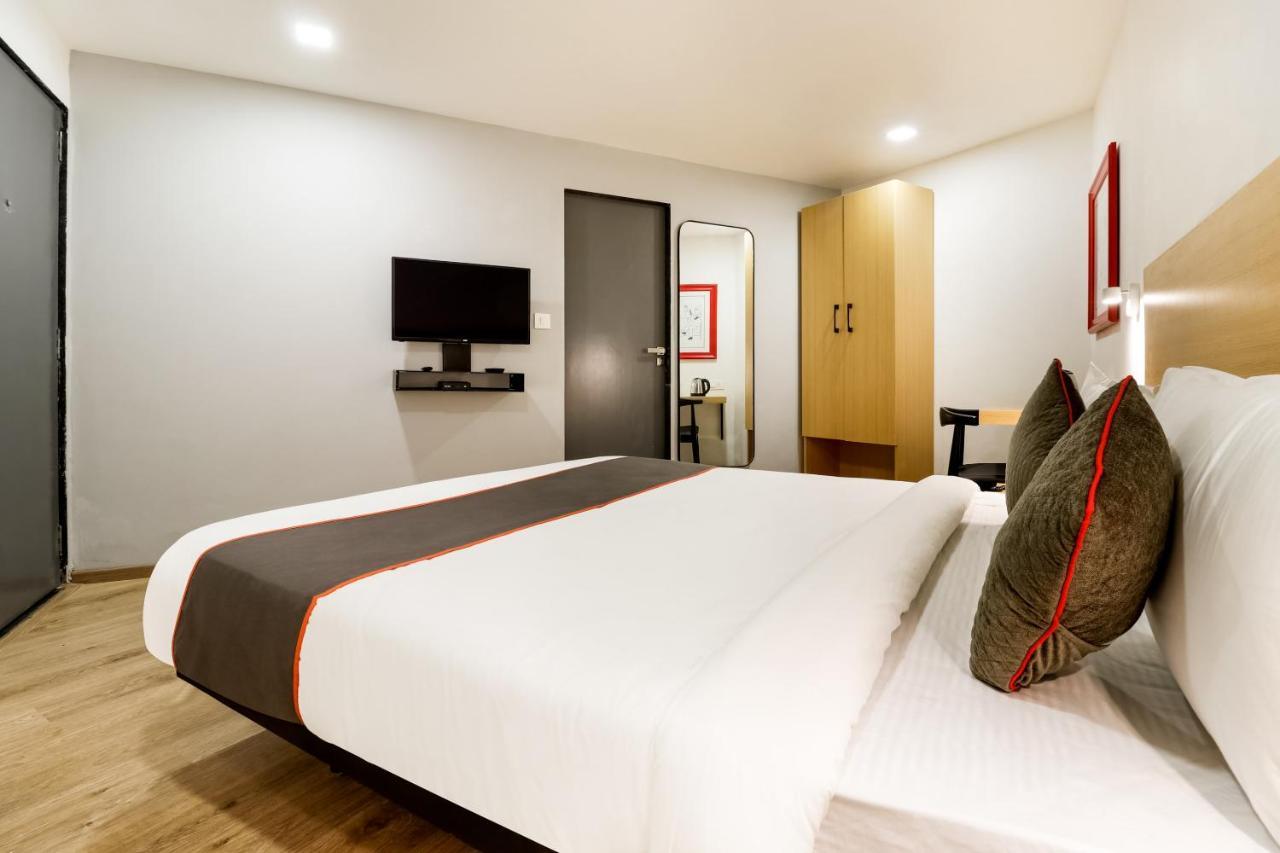 Oyo Townhouse 169 Aqua Corridor Hotel Bhatha Ngoại thất bức ảnh