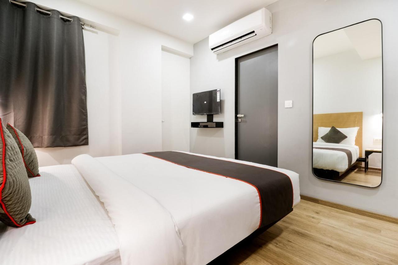 Oyo Townhouse 169 Aqua Corridor Hotel Bhatha Ngoại thất bức ảnh